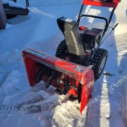 Snowblower 28 Inches Almost New Asking $470OBO