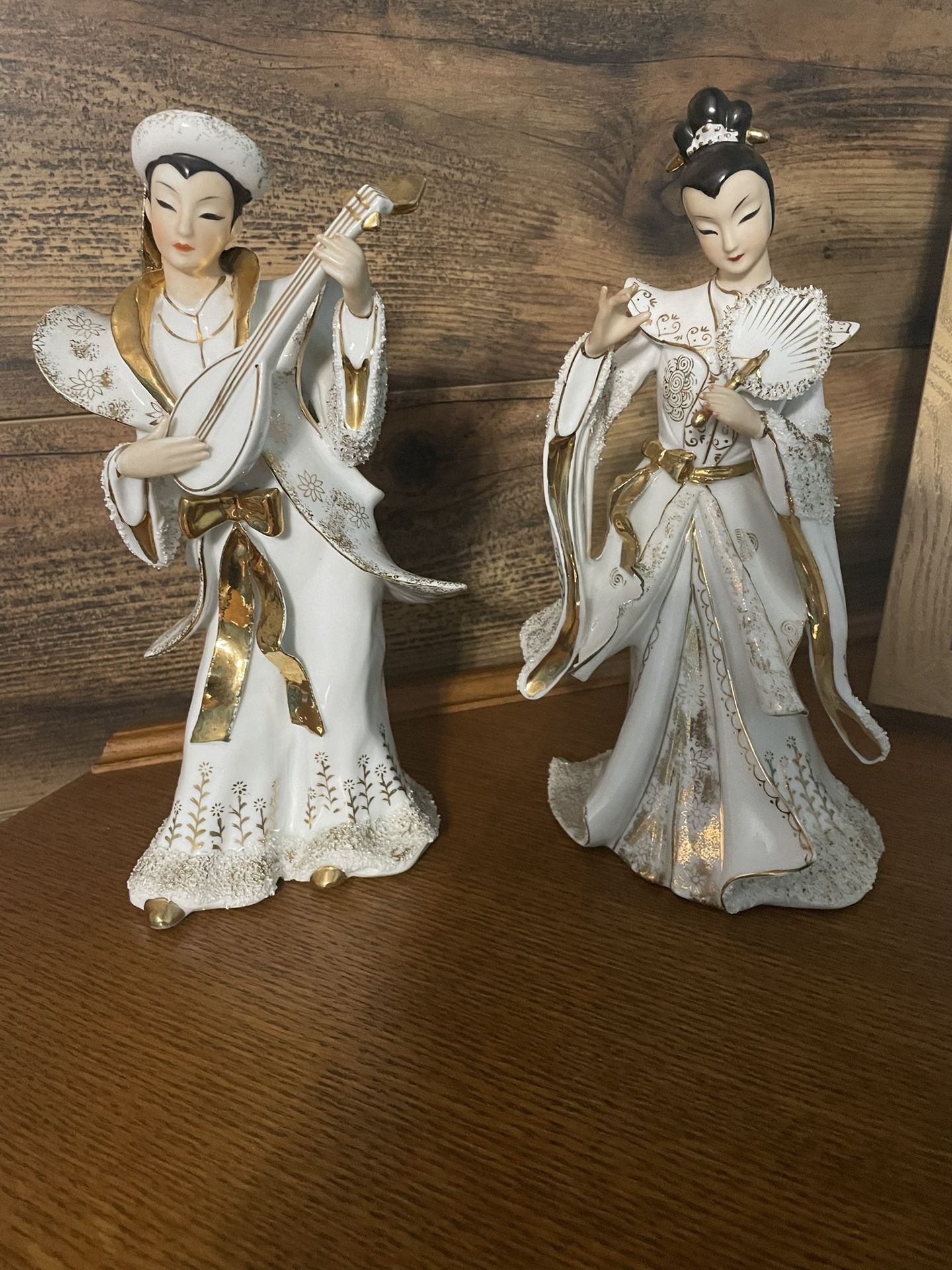 Vintage 1956 Beautiful Hand Painted Asian couple made by Lefton China