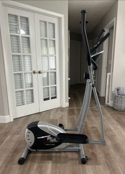 Elliptical Machine Cross Trainer Sunny Health & Fitness SF-E905