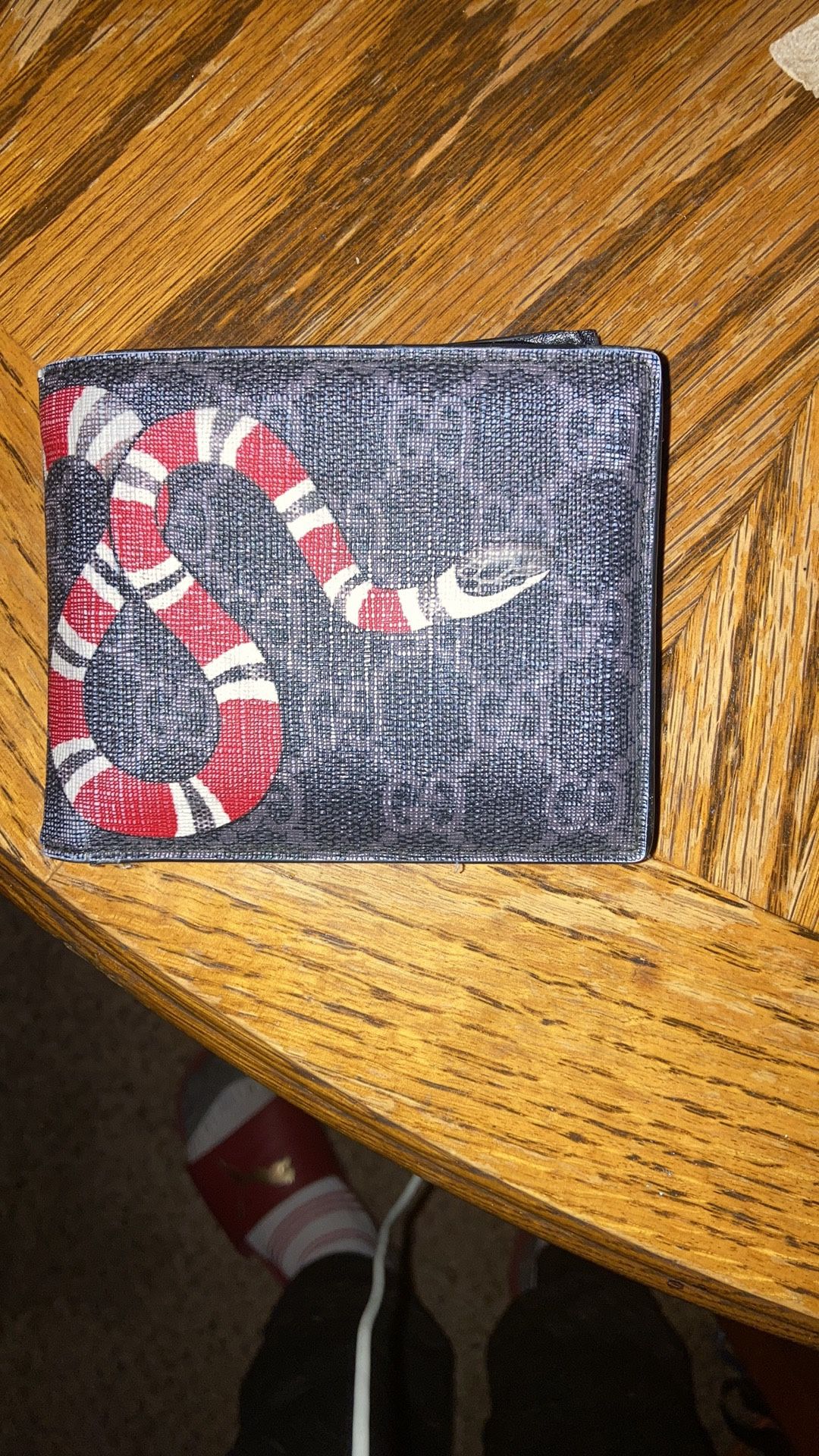 Men’s Gucci Wallet & Women’s Coach Wallet 