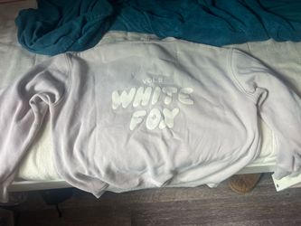 White Fox Vol. 3 in creme/off white