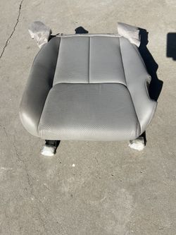 g35 infiniti seats