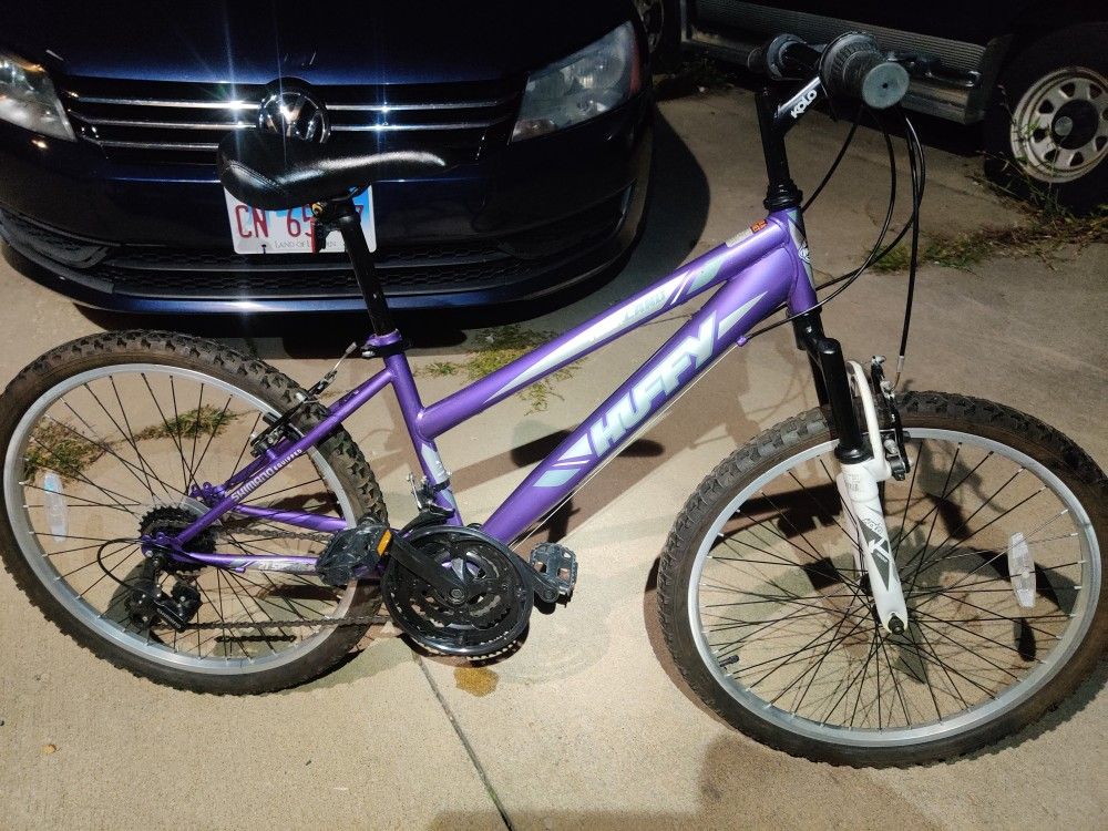 Huffy Highland 24 Inch. Almost New Bike