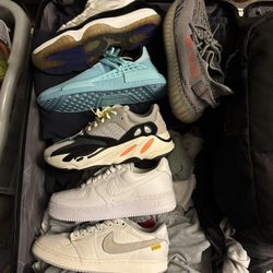 Yeezys Jordans Adidas Nike Used Size 9 Or 8.5