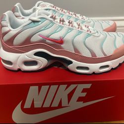 Nike Air Max GS Plus Size 6y , 6.5y And 7 Brand New 