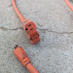 Heavyduty extension cord.100 Ft Used