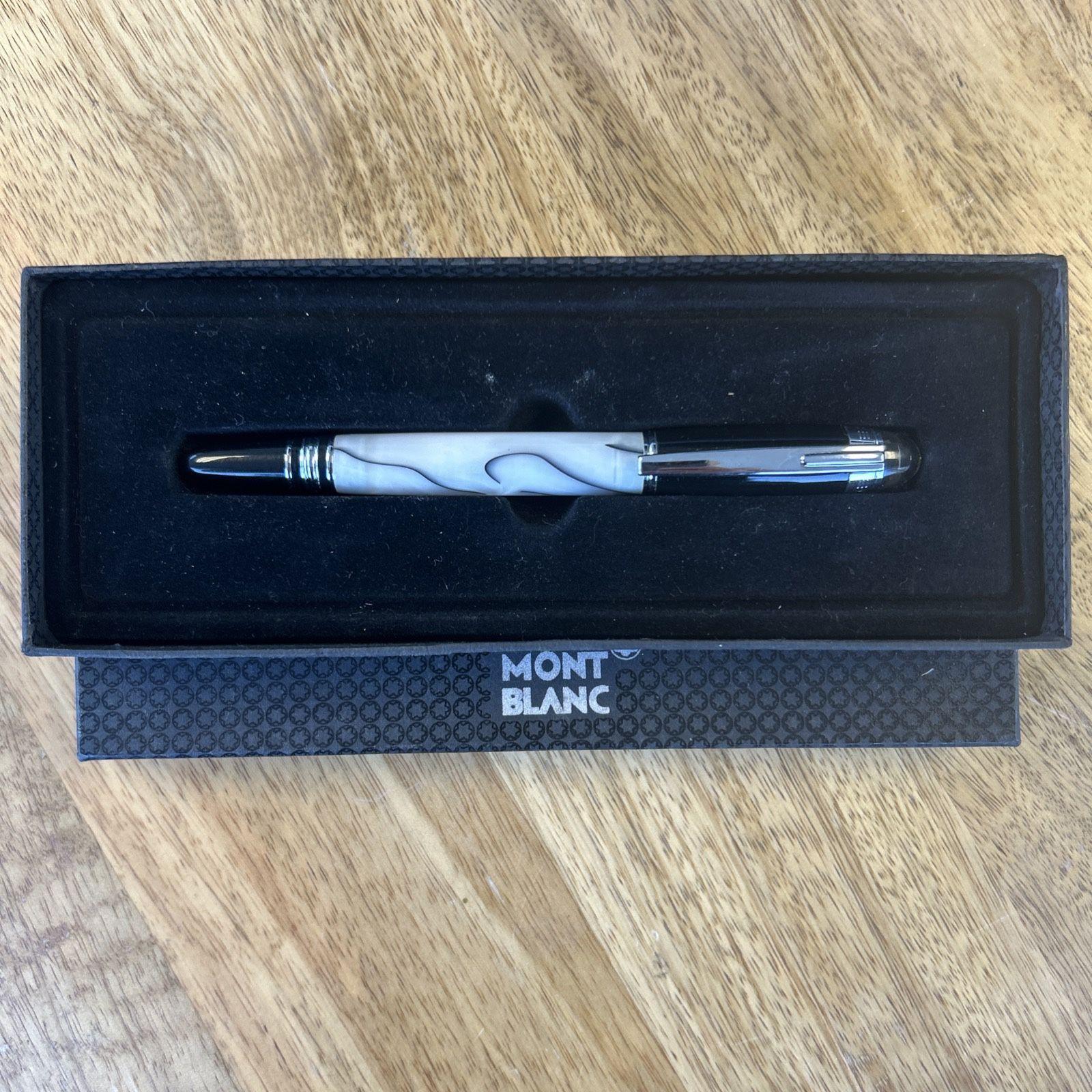 NWB Mont Blanc Marble Fountain Pen