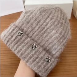 Gray Ribbed Knit Beanie with Silver Charms