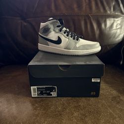 Jordan 1 Mid Light Smoke Grey