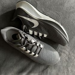 Nike Men's Air Zoom Pegasus 37 Running Shoe