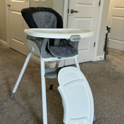 Graco Highchair( Used In 5 Different Stages Of Growth)