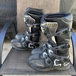 2 pairs FOX Comp 3 Youth Motocross dirt bike Boots both Size 5 / Y5 + FREE Knee Pads