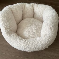 Boucle Cat Bed