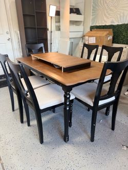 dining. set new just assembled