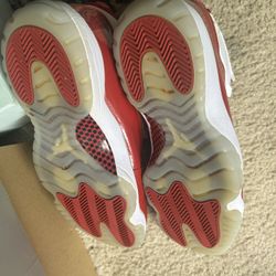 Air Jordan 11 Retro Cherry (2022)