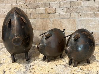 3 Metal Decor Piggies 