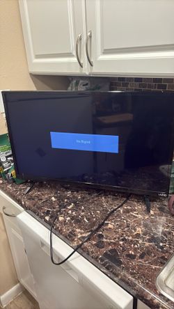 32”Vizio tv w/ stands no remote