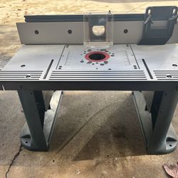 Bosch Router + table