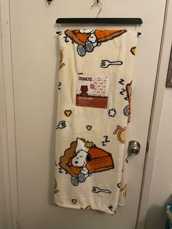 Peanuts Snoopy Soft Plush Throw Blanket