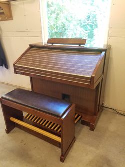 Kawai SR7 Digital Organ (Top of Kawai Line)