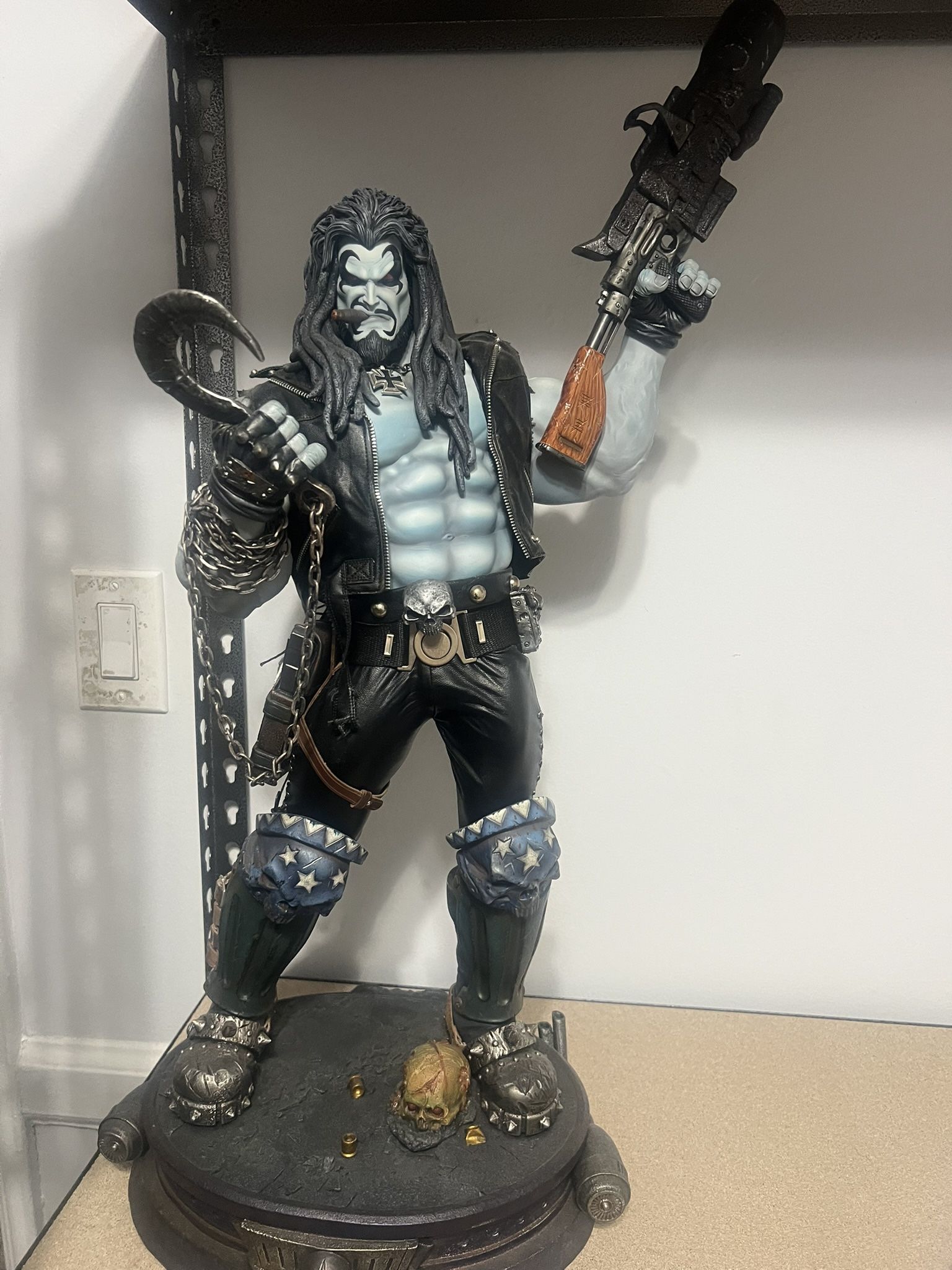 Sideshow Lobo Premium Format Statue