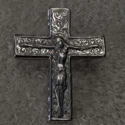 Vintage Religious Silver Toned Lace Engraved Cross for hanging on the wall.