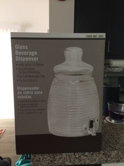 Glass beverage dispenser