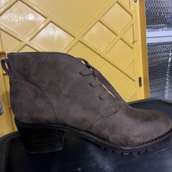 Brand New Brown Suede Boots Size 8 Women