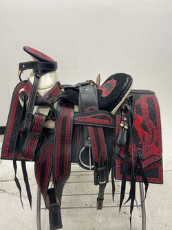 Montura charra bordada