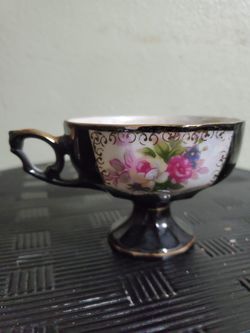 Vintage beautiful tea cup only