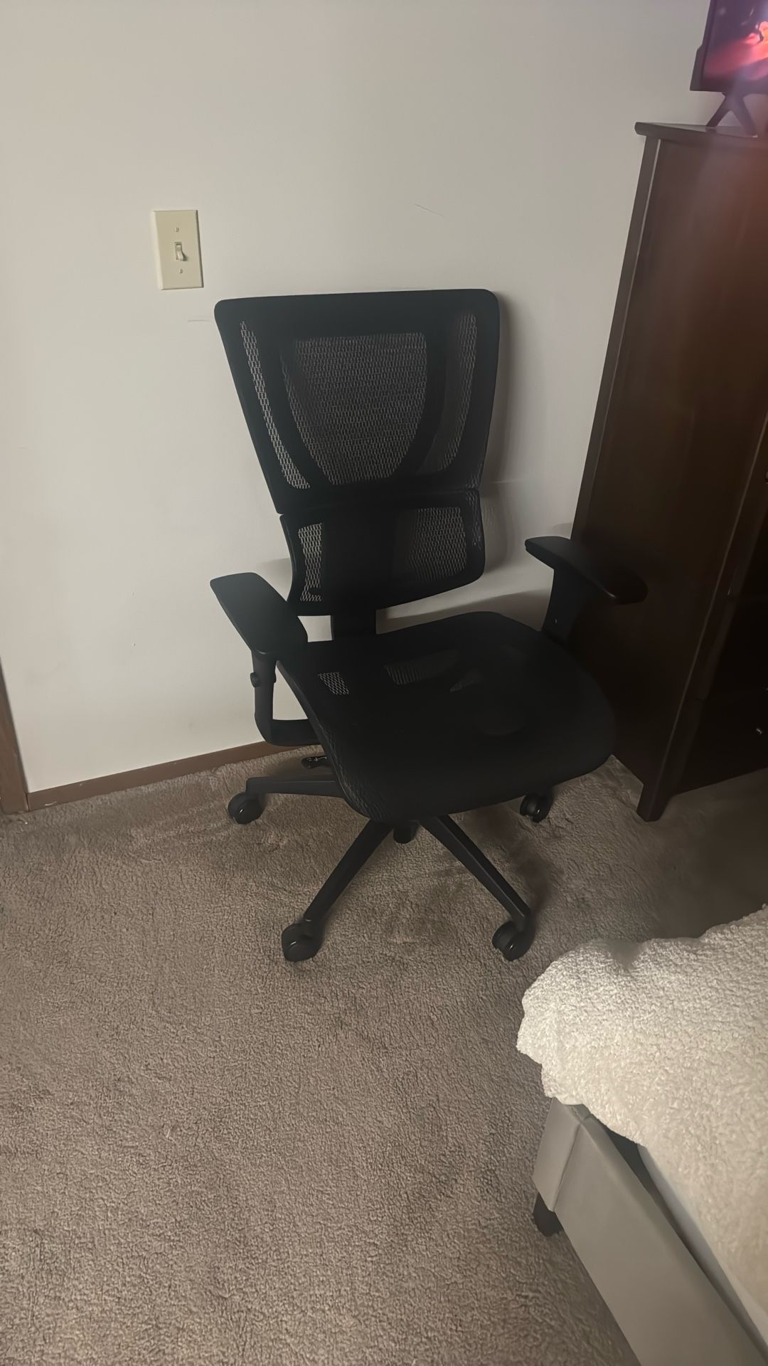 Ergonomic Office Chair 
