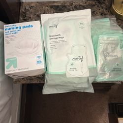 Breastmilk Storage Bags And Nursing Pads