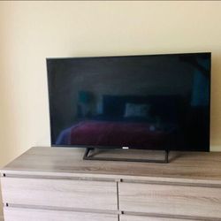 Sony Bravia 49" LED Smart - 4K UHD TV with HDR