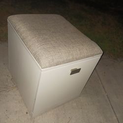 REAL.NICE HEFTY DUTY MADE SEAT BENCH ON WHEELS EX LARG DRAW GD HOME OFFICE ETC 22 FIRM