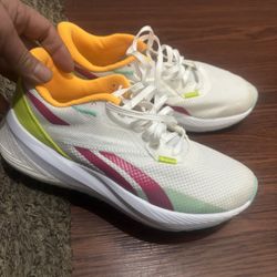 Women’s Shoes Size 7.5 Like New 