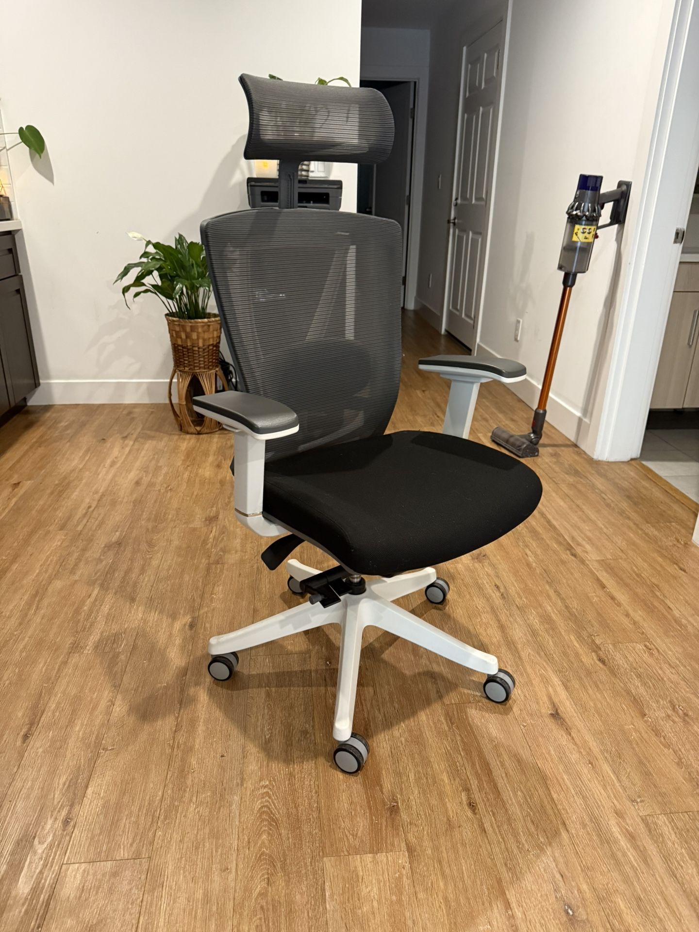 Autonomous Ergo Chair