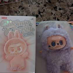 Pop Mart Big Into Energy Luck Labubu 