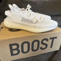 Brand New Yeezys 350 V2 Size 10