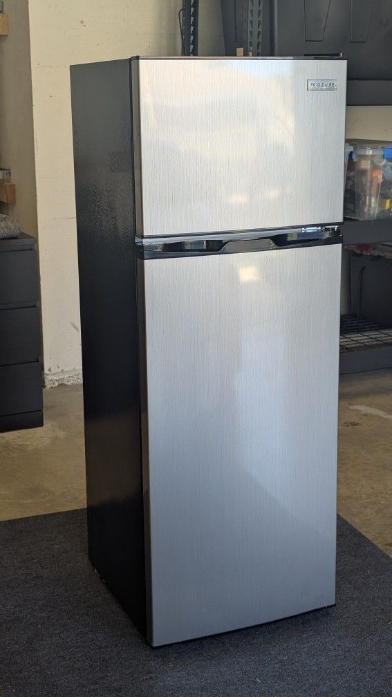 Frigidaire 7.5 Cu. Ft. Refrigerator