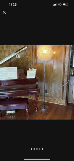 Beautiful Light Fixture In Very Good Condition 