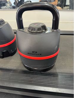 One Bowflex SelectTech Kettlebell 840 max 40 lbs like new