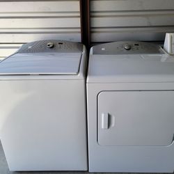 
Top Of The Line!!! Kenmore, Energy Star, Huge Capacity, 600 Series Washer and Smart Dry Sensing, Electric, 220 Volt, Dryer!!! Matching Set!!! 