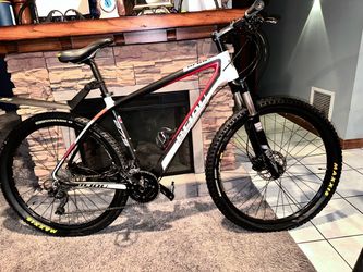BEIOU  carbon Mountain Bicycle  (gear speed30) excellent condition BEST reason OFFER.