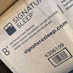 Patio Furniture , Beds, Matresses And More / Rock Hill Area