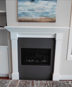 Fireplace mantel