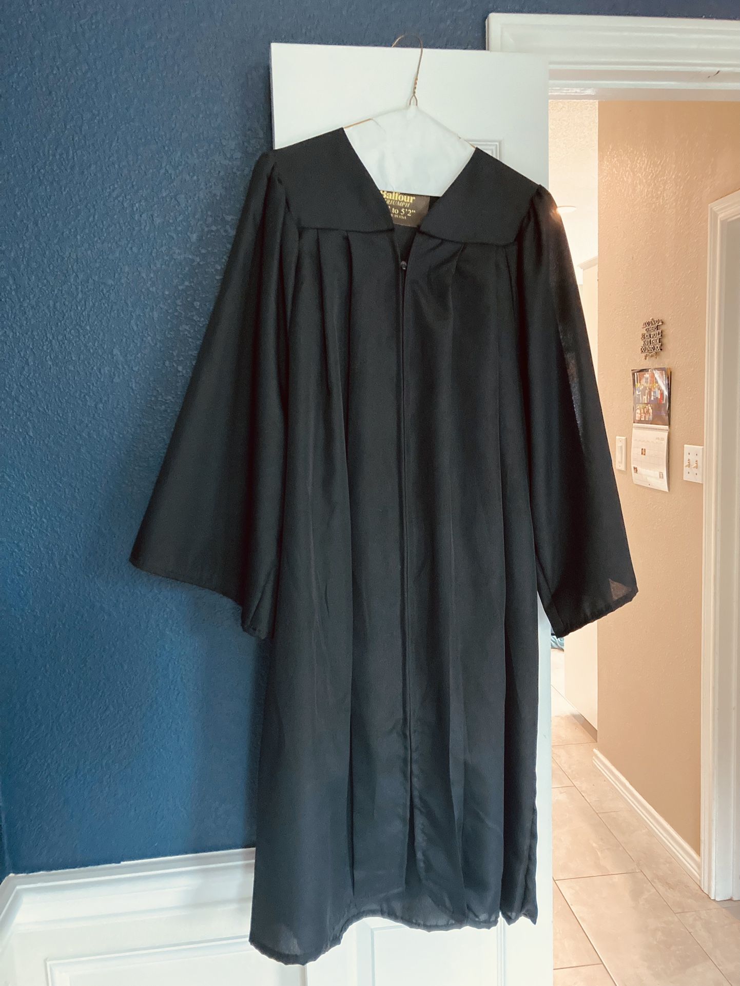 GRADUATION BALFOUR GOWN 