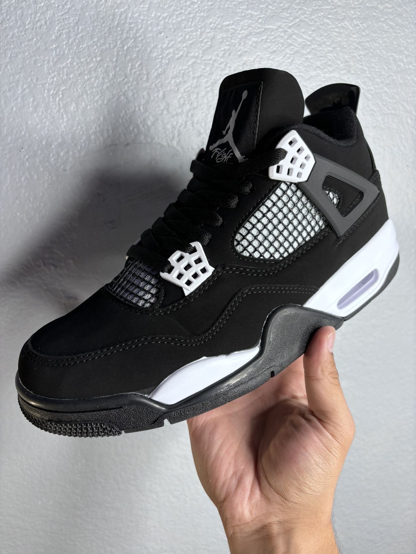 Jordan 4 White Thunder for Sale in Moreno Valley, CA
