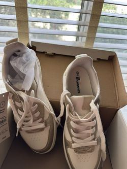 Women’s Shoes