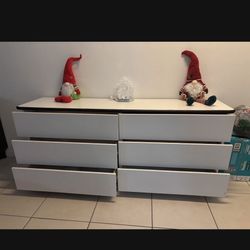 Dresser For TV 75” / Gavetero Para TV 75”