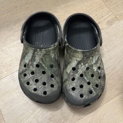 Camo Crocs (Size: 11C)